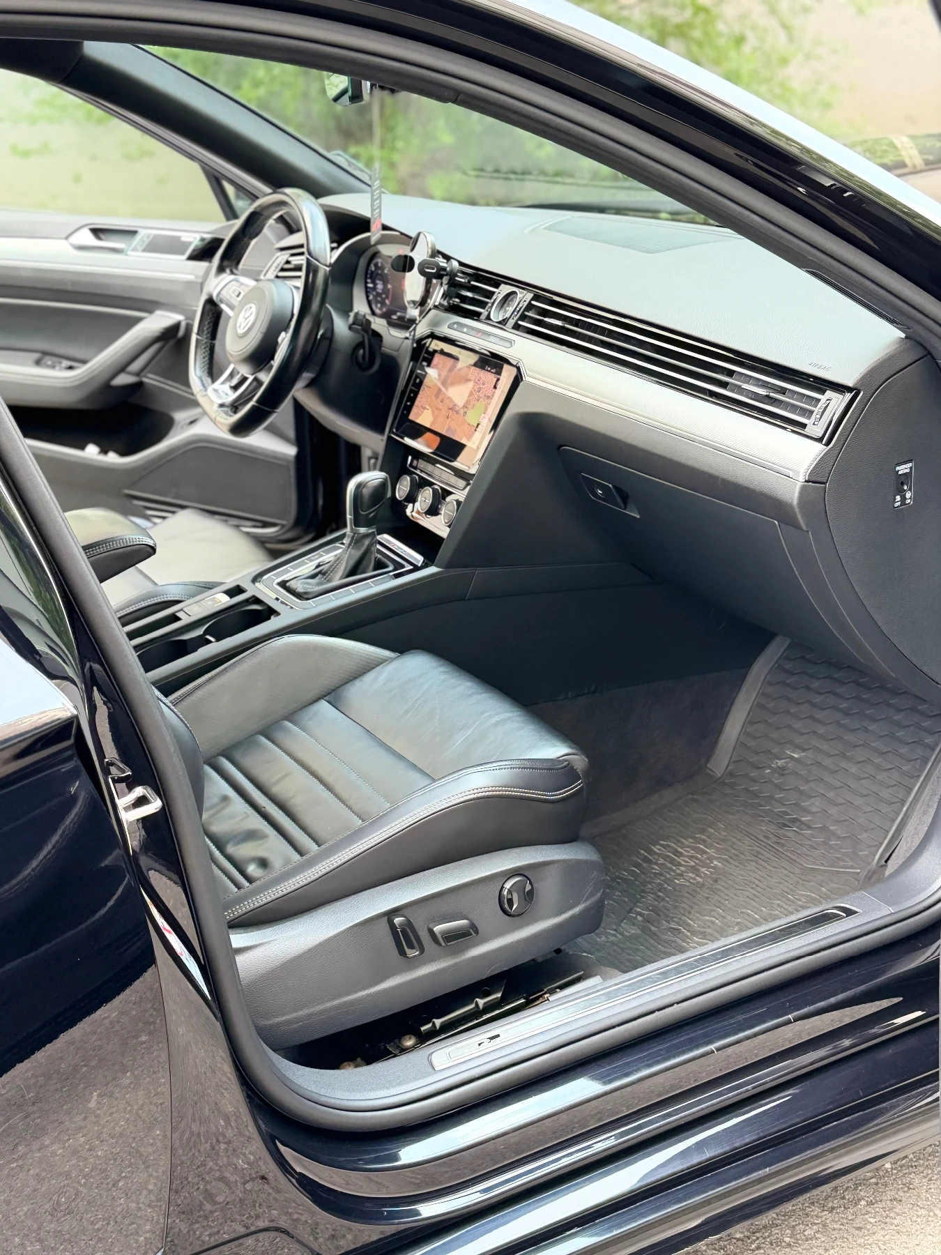 VW Passat, снимка 11 - Автомобили и джипове - 54804347