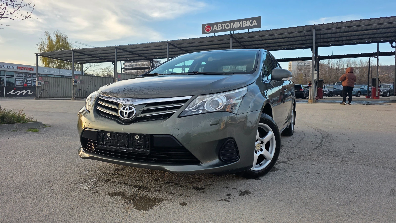 Toyota Avensis KATO ЧИСТО НОВ