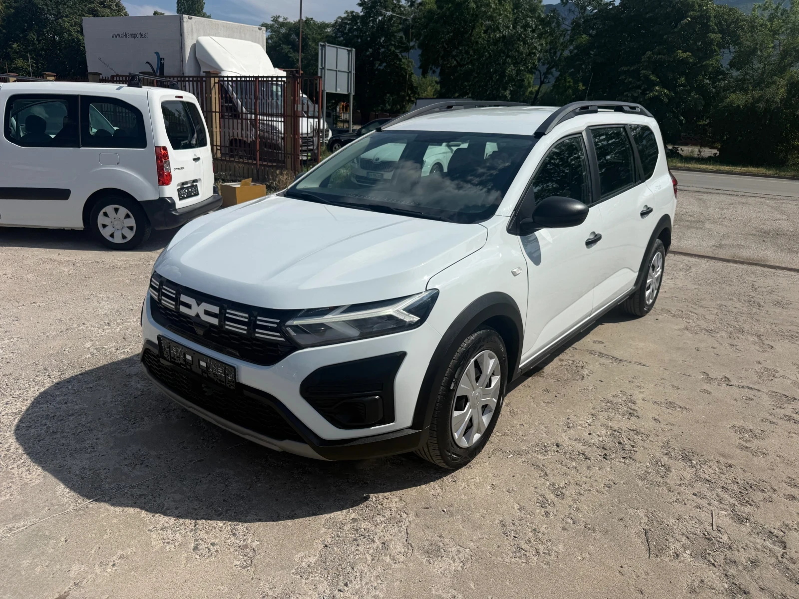 Dacia Jogger 1.0i чисто нова 3300 км. 110кс