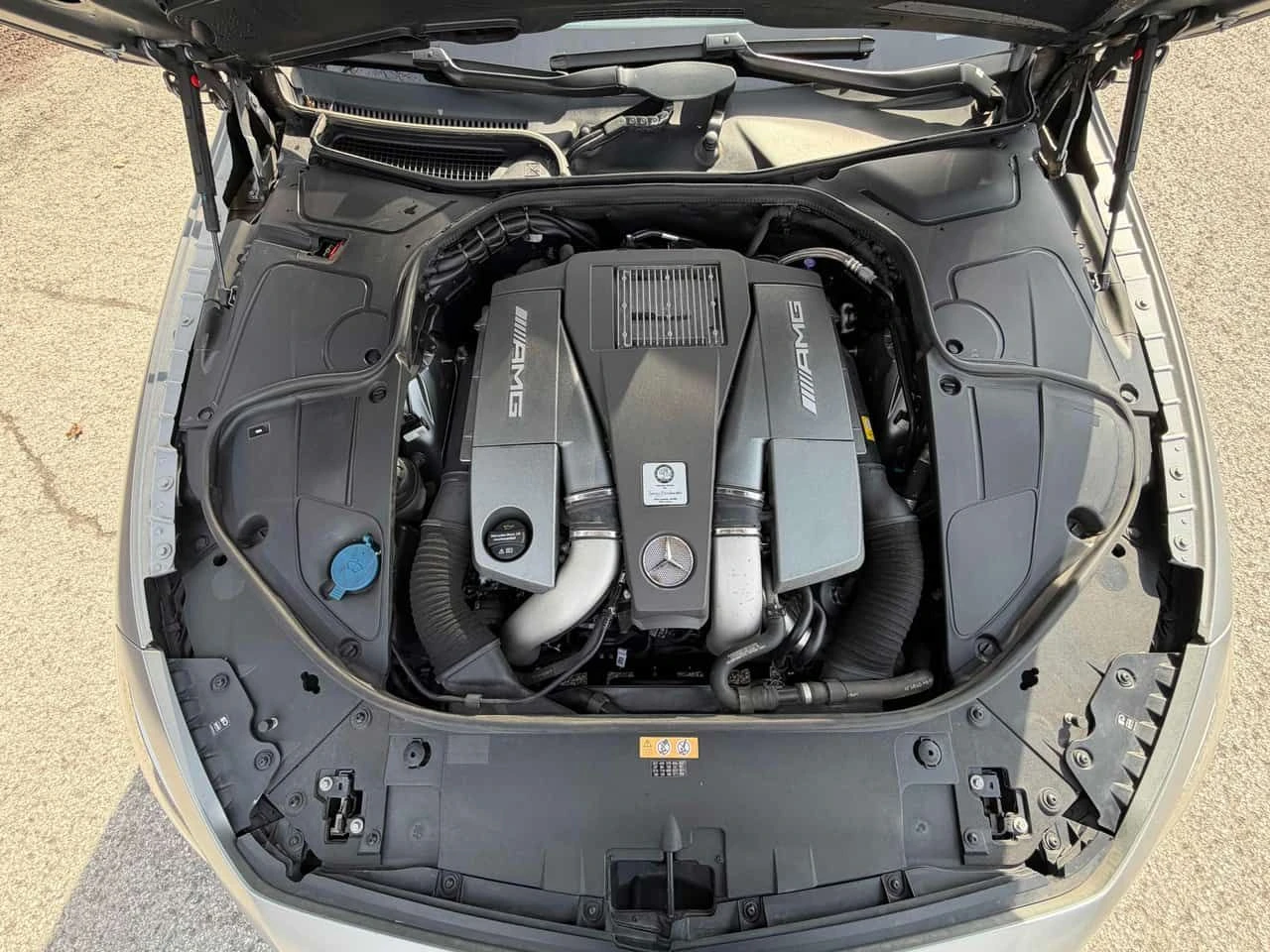 Mercedes-Benz S 63 * AMG* АВТОКРЕДИТ БЕЗ ПЪРВОНАЧАЛНА ВНОСКА* , снимка 14 - Автомобили и джипове - 55259967