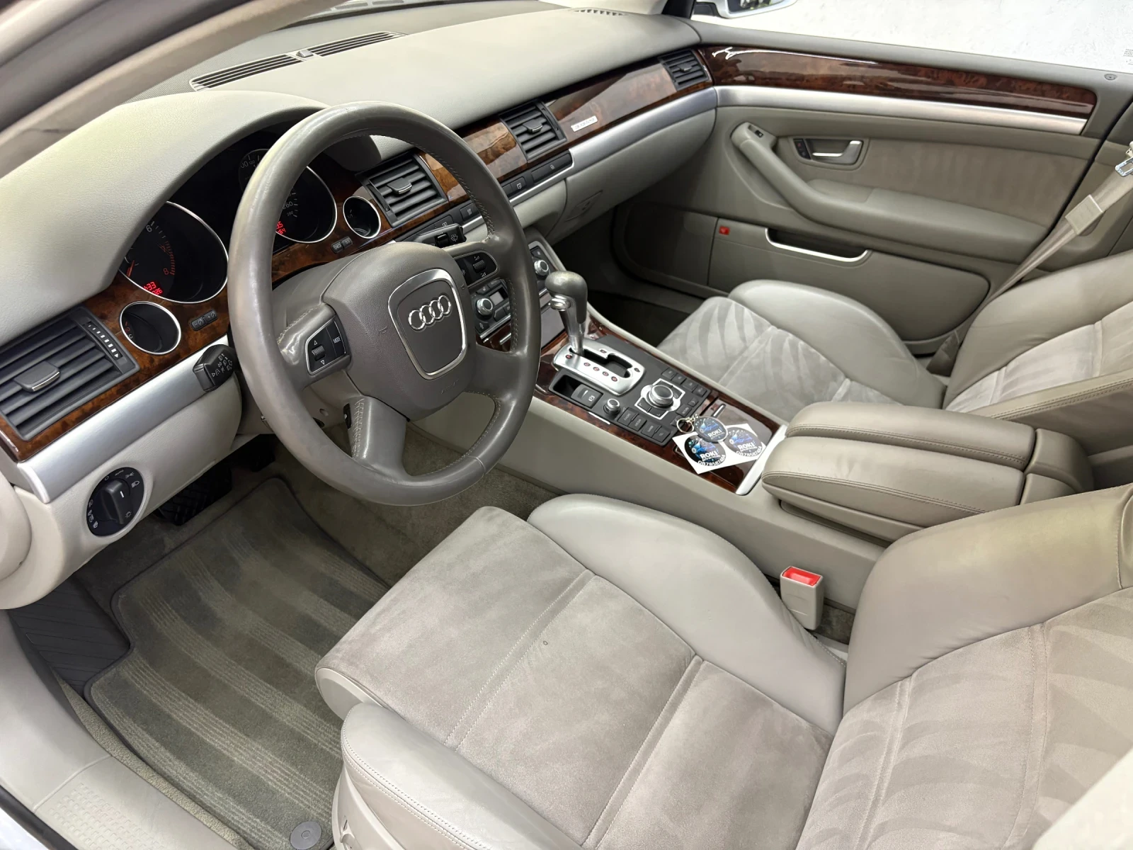 Audi A8 4.2 FSI, снимка 4 - Автомобили и джипове - 55471932