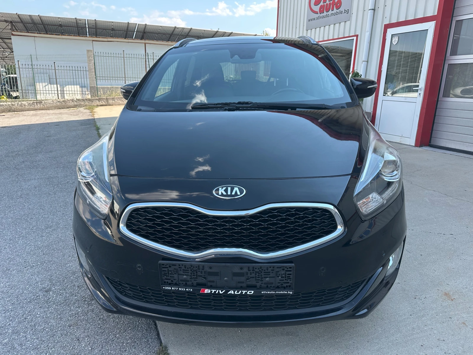 Kia Carens 1.7Crdi 7м. Автомат Euro 6, снимка 2 - Автомобили и джипове - 55752697