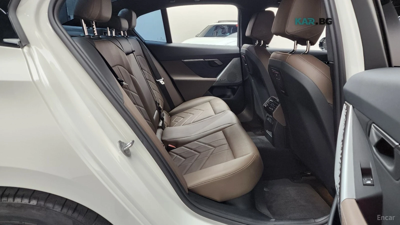 BMW 520 39K KM* M* HUD* 360* ПОДГРЕВИ* ОБДУХ* PANO* , снимка 14 - Автомобили и джипове - 55993781
