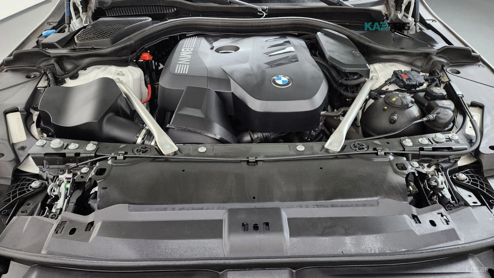 BMW 520 39K KM* M* HUD* 360* ПОДГРЕВИ* ОБДУХ* PANO* , снимка 17 - Автомобили и джипове - 55993781
