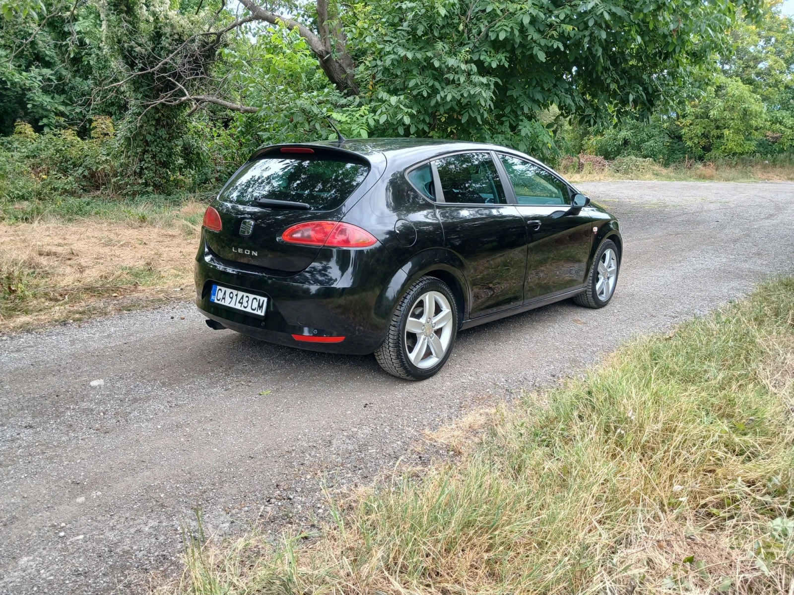 Seat Leon 2.0  140 к.с 6 СКОРОСТИ, снимка 4 - Автомобили и джипове - 56087926