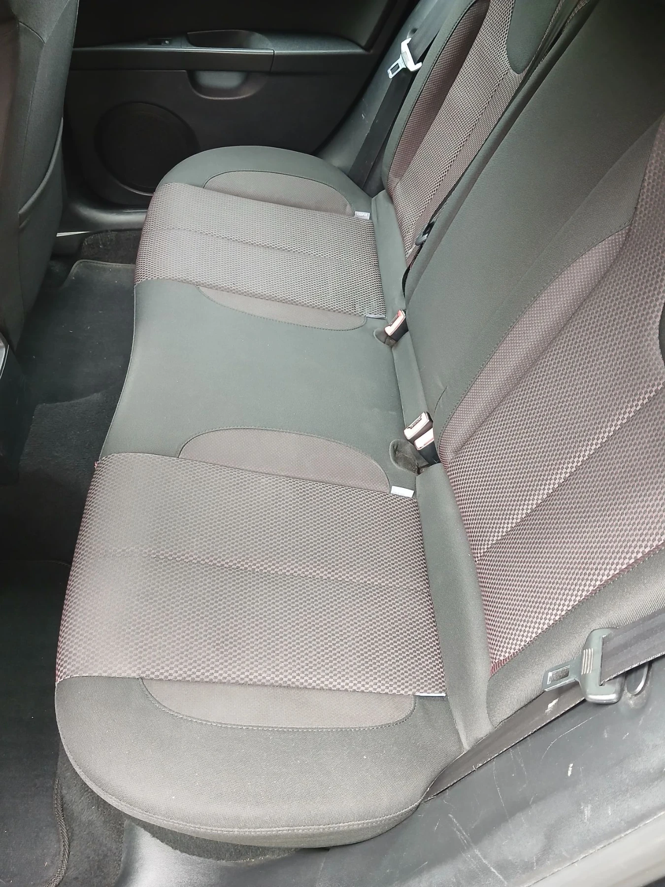 Seat Leon 2.0  140 к.с 6 СКОРОСТИ, снимка 14 - Автомобили и джипове - 56087926