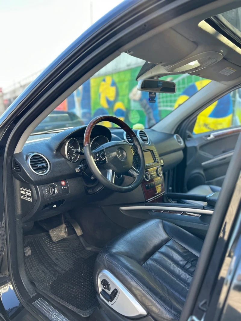 Mercedes-Benz ML 320 Mercedes ML 320 CDI 4MATIC Airmatic | Отлично съст, снимка 10 - Автомобили и джипове - 52269561