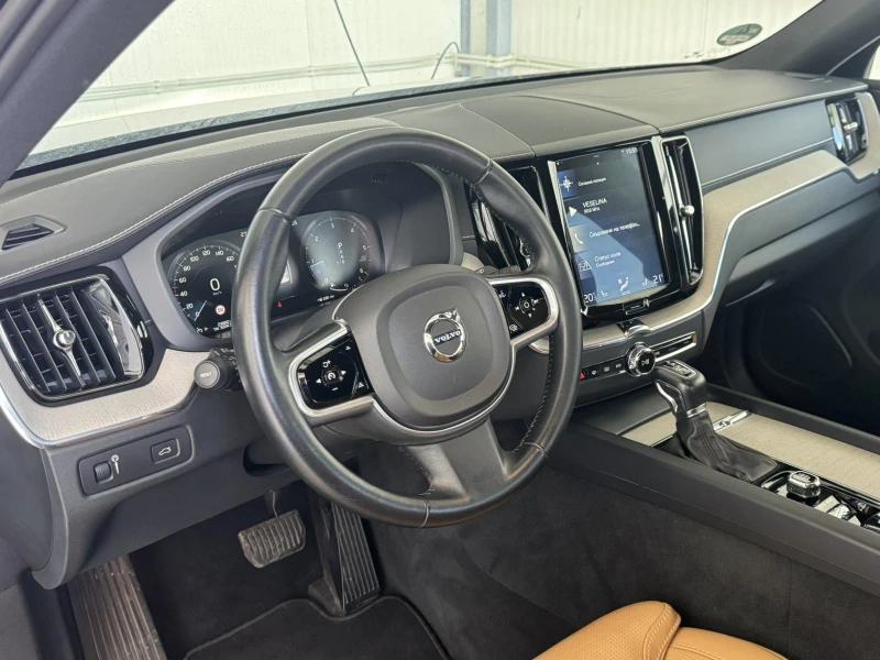 Volvo XC60  D5 AWD Inscription, снимка 9 - Автомобили и джипове - 53348456