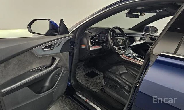 Audi Q8 45 TDI quattro Premium, снимка 11 - Автомобили и джипове - 54896073