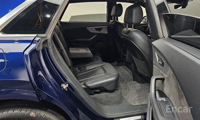 Audi Q8 45 TDI quattro Premium, снимка 13 - Автомобили и джипове - 54896073