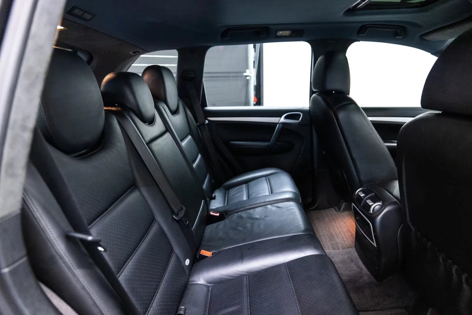 Porsche Cayenne Turbo - изображение 6