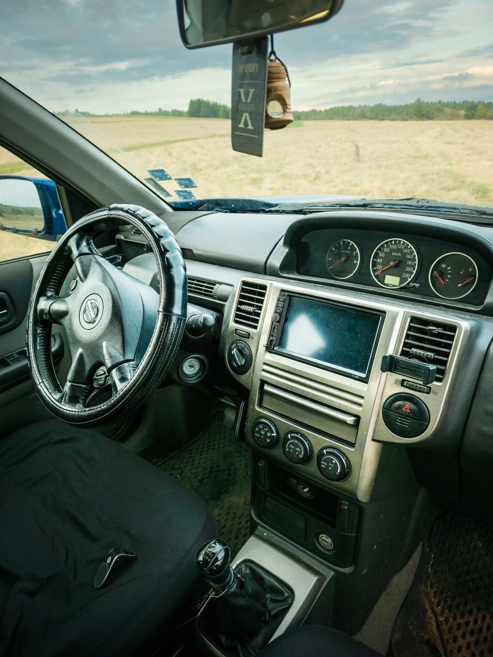 Nissan X-trail 2.2, снимка 4 - Автомобили и джипове - 54114852