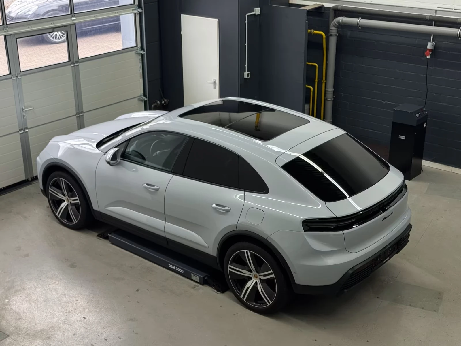 Porsche Macan  4 HUD/ PANO/ CAMERA/ BOSE/ , снимка 8 - Автомобили и джипове - 54139356