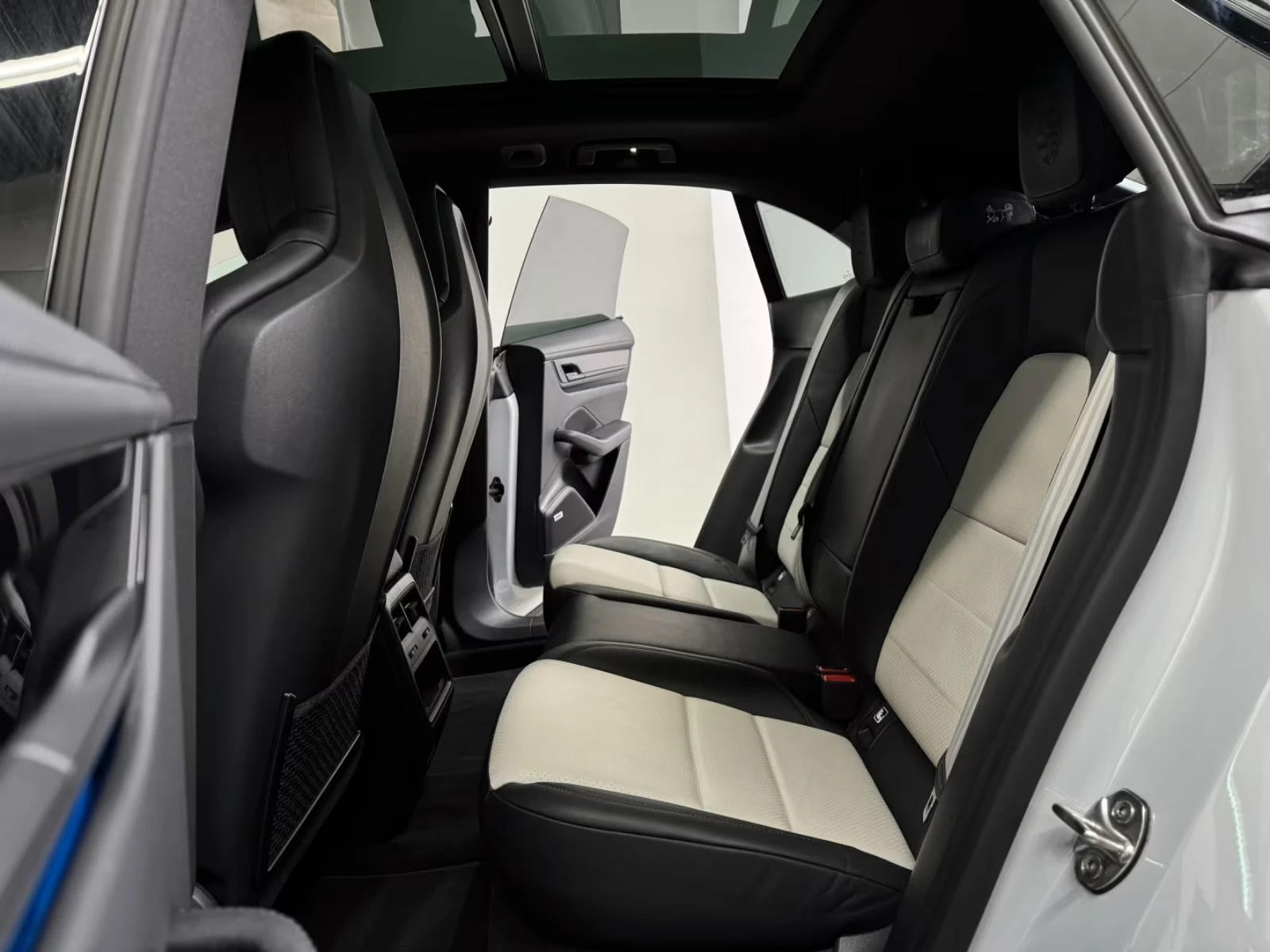 Porsche Macan  4 HUD/ PANO/ CAMERA/ BOSE/ , снимка 15 - Автомобили и джипове - 54139356