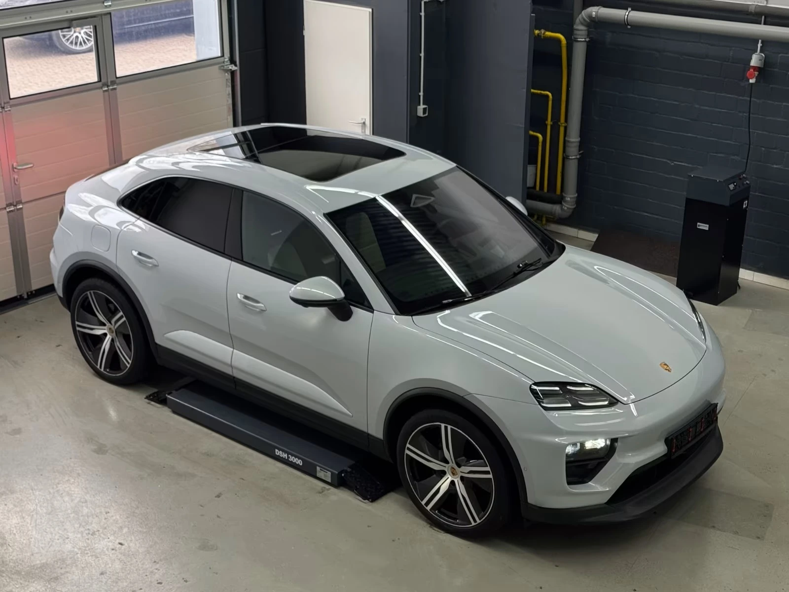 Porsche Macan  4 HUD/ PANO/ CAMERA/ BOSE/ , снимка 5 - Автомобили и джипове - 54139356