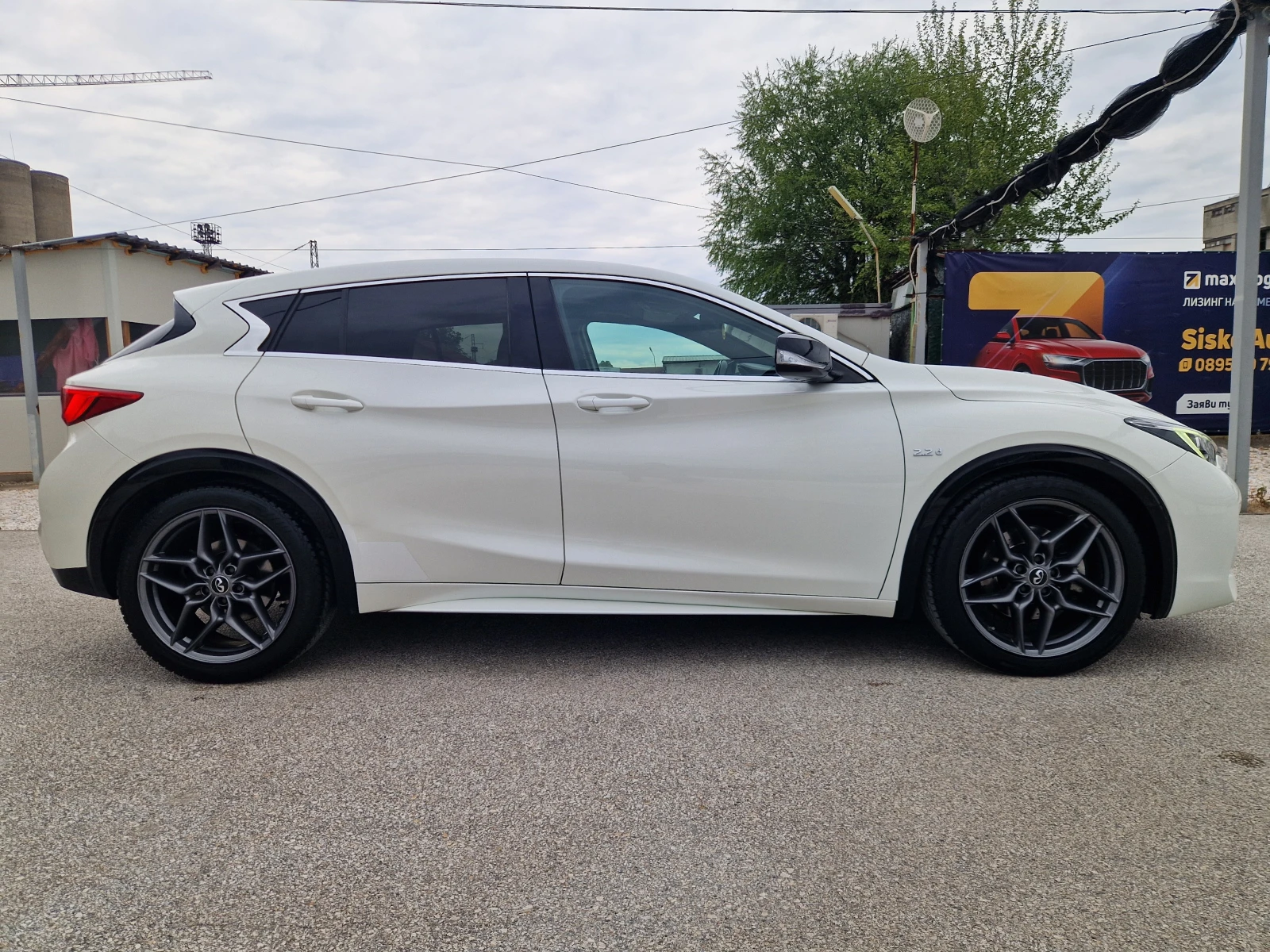 Infiniti Q30 Sport-AWD PANO* BOSSE* PERLA* FUL LED* DISTR* , снимка 5 - Автомобили и джипове - 54383212