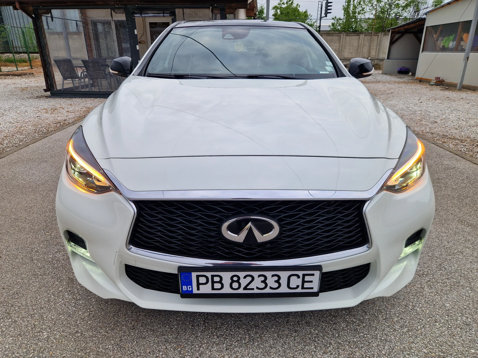 Infiniti Q30 Sport-AWD PANO* BOSSE* PERLA* FUL LED* DISTR* , снимка 2 - Автомобили и джипове - 54383212