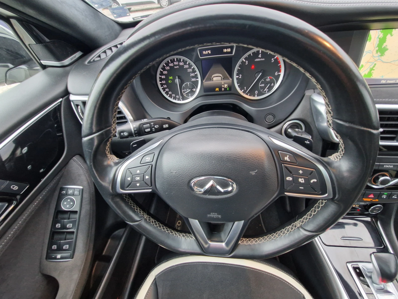Infiniti Q30 Sport-AWD PANO* BOSSE* PERLA* FUL LED* DISTR* , снимка 16 - Автомобили и джипове - 54383212