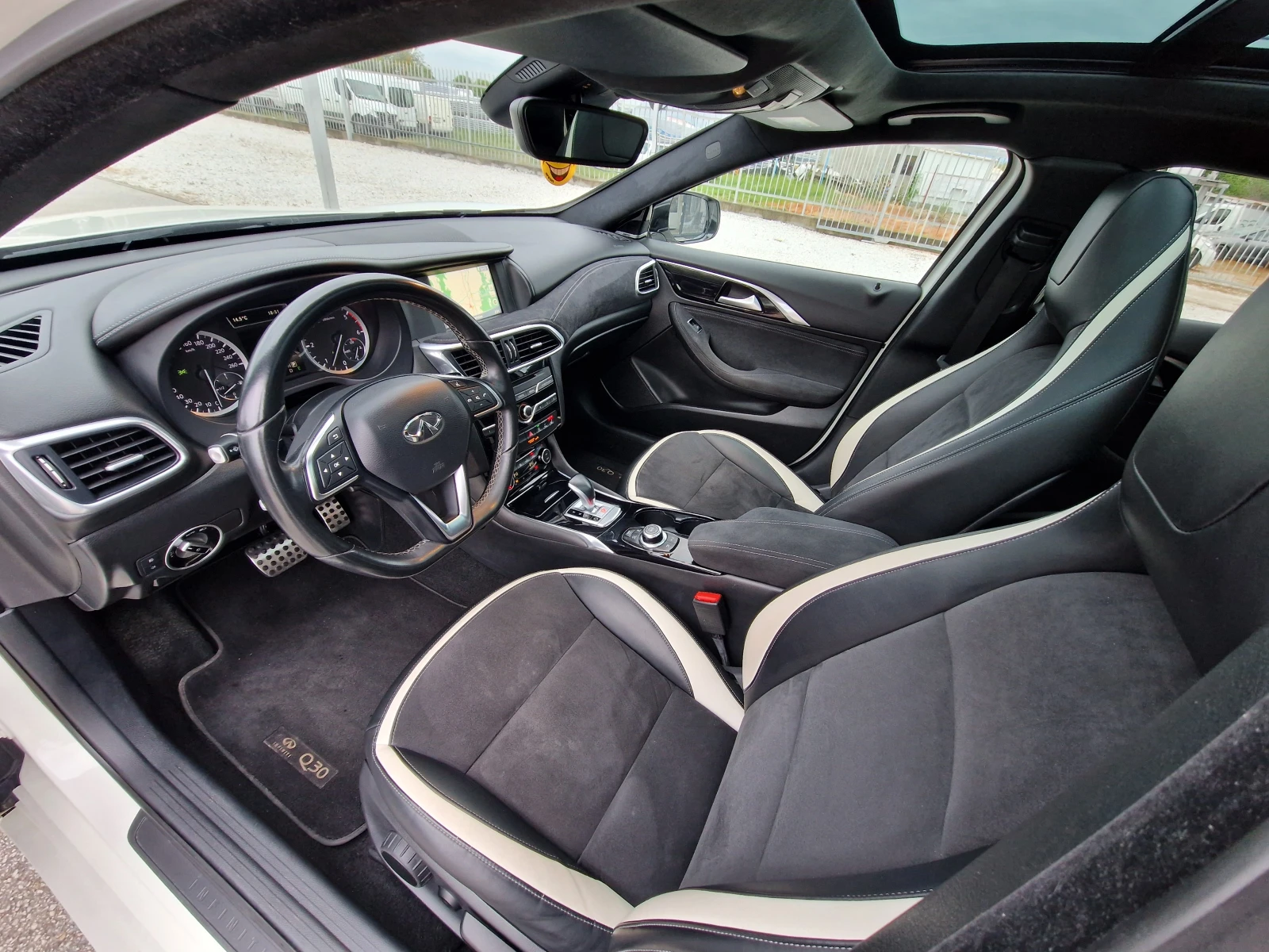 Infiniti Q30 Sport-AWD PANO* BOSSE* PERLA* FUL LED* DISTR* , снимка 9 - Автомобили и джипове - 54383212