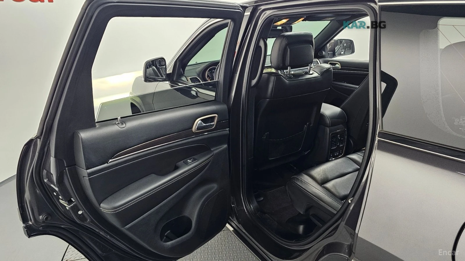 Jeep Grand cherokee OVERLAND* DISTRONIC* PANOROOF* ОБДУХВАНЕ* КАМЕРА* , снимка 15 - Автомобили и джипове - 54795006