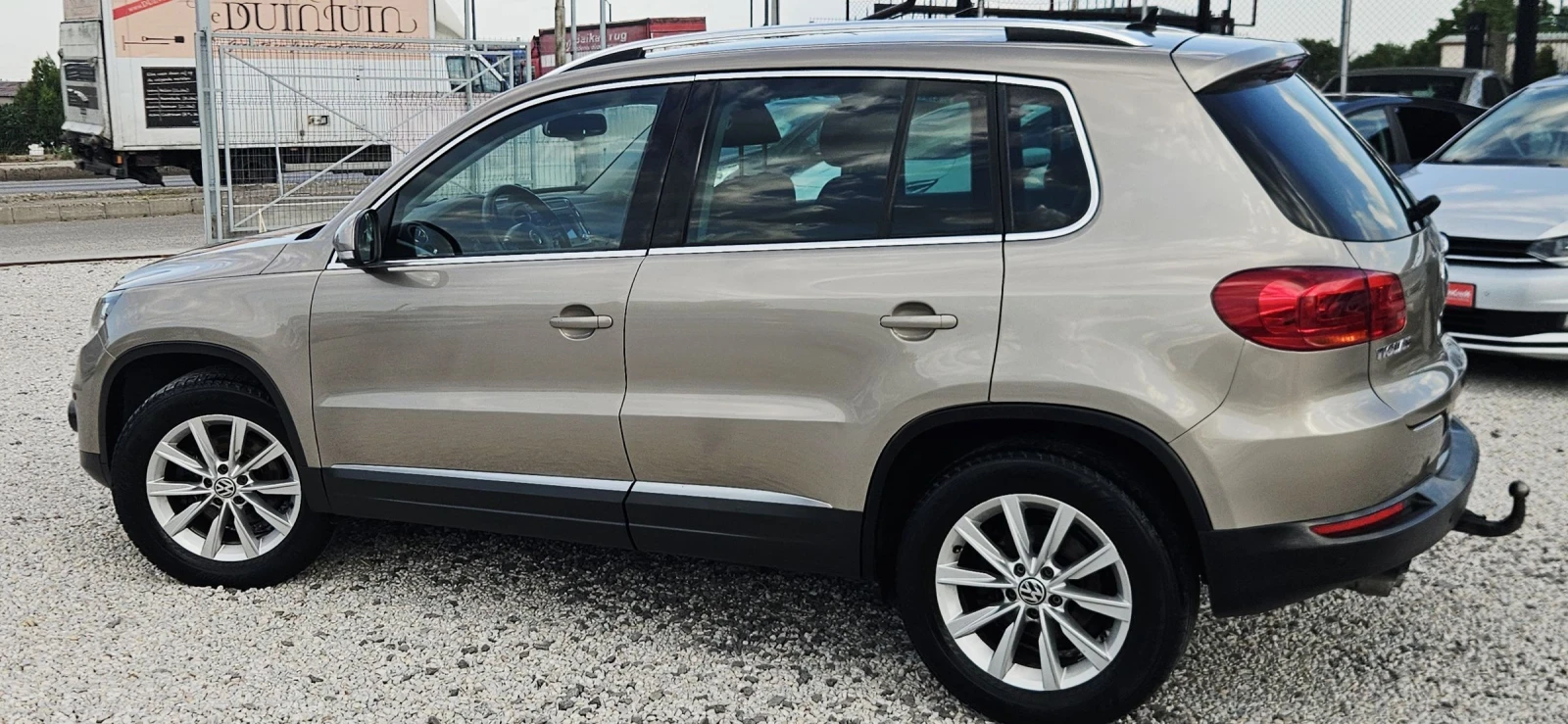 VW Tiguan 2.0TDI* 4MOTION* AVTOMAT* NAVI , снимка 10 - Автомобили и джипове - 55094013