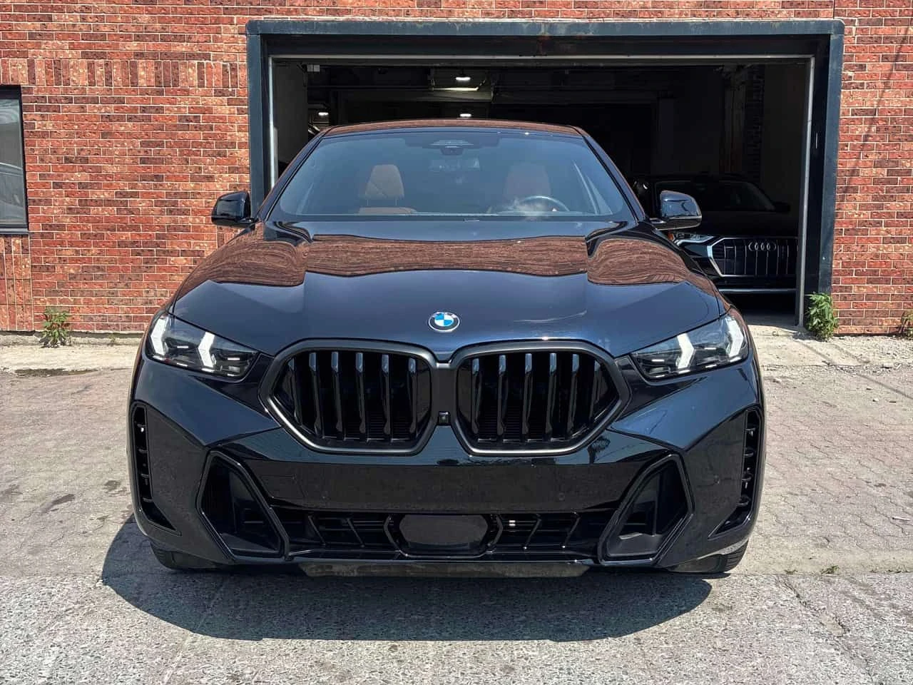 BMW X6 xDrive40i | CARFAX | АВТОКРЕДИТ БЕЗ ПЪРВОНАЧАЛНА , снимка 2 - Автомобили и джипове - 55439475