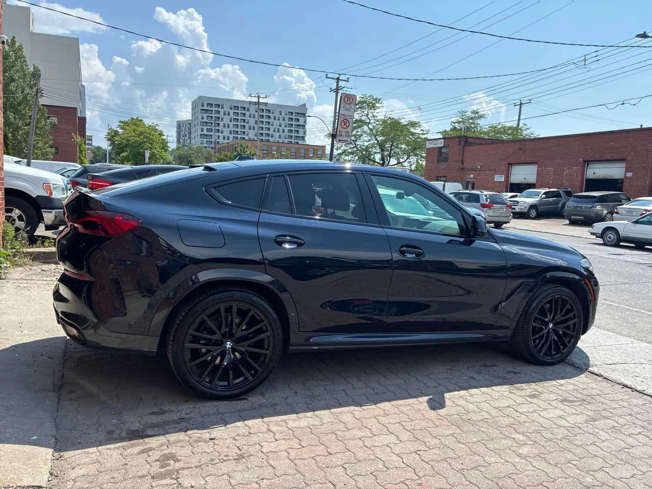 BMW X6 xDrive40i | CARFAX | АВТОКРЕДИТ БЕЗ ПЪРВОНАЧАЛНА , снимка 4 - Автомобили и джипове - 55439475