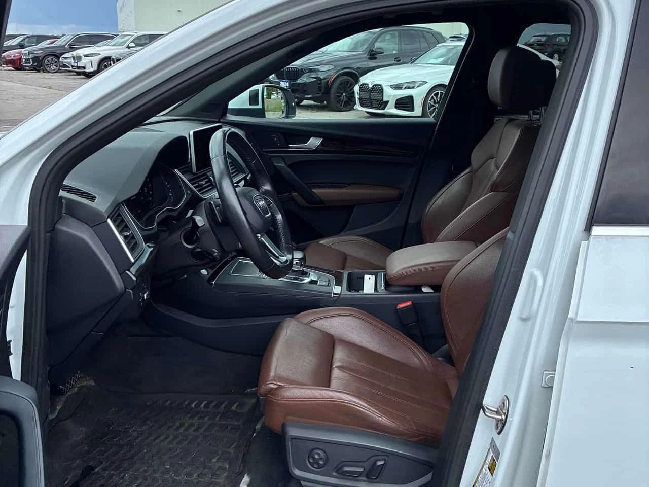 Audi Q5 * Technik * CARFAX * ОПЦИЯ ЗА ФИНАНСИРАНЕ, снимка 12 - Автомобили и джипове - 55668245