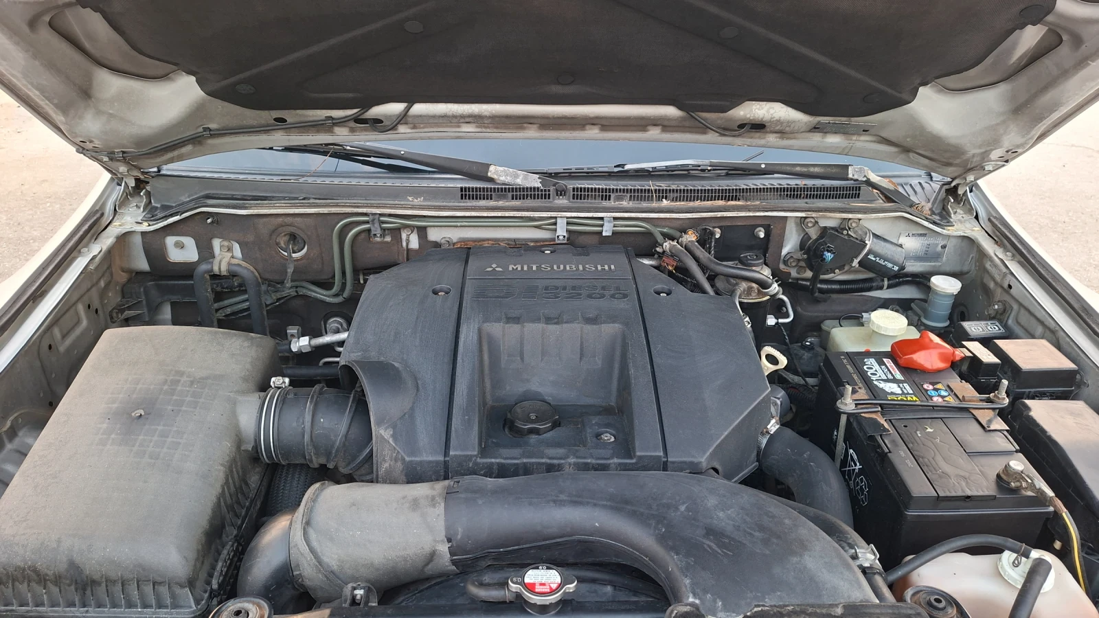 Mitsubishi Pajero 3.2 Di, снимка 8 - Автомобили и джипове - 55827659