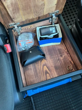 Mercedes-Benz Sprinter 319 УНИКАТ!!! МНОГО ЗАПАЗЕНА , снимка 11