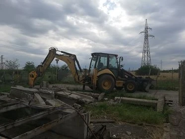 Багер Caterpillar 428E, снимка 3 - Индустриална техника - 54138351