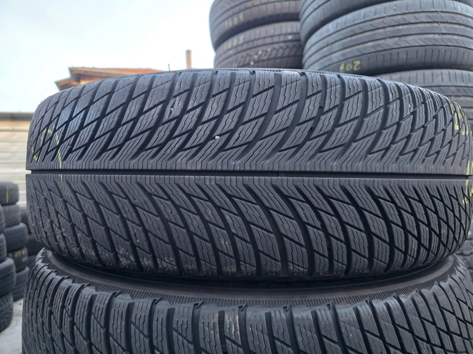 Гуми Зимни 255/70R18, снимка 7 - Гуми и джанти - 54001025