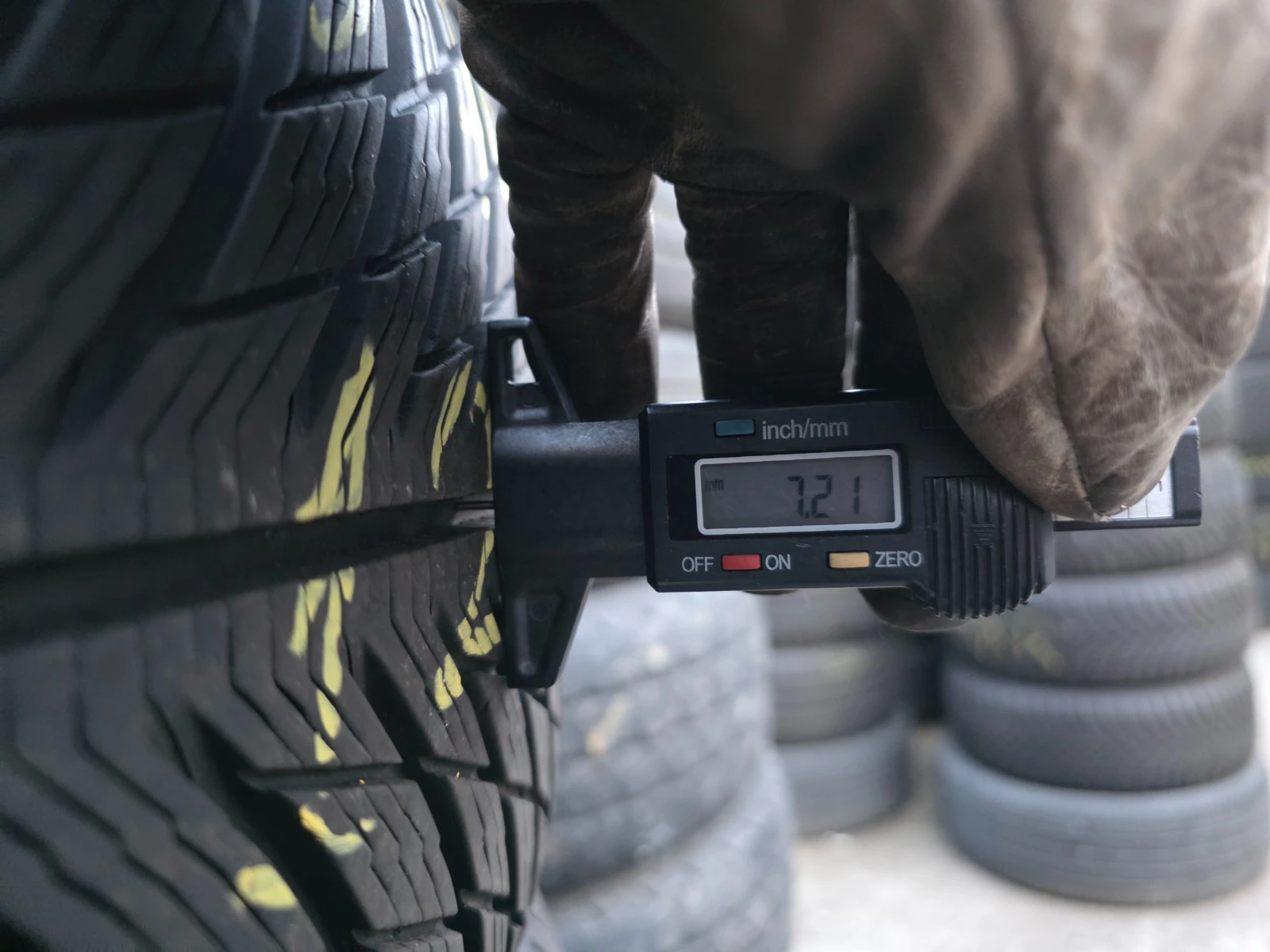 Гуми Зимни 255/70R18, снимка 10 - Гуми и джанти - 54001025