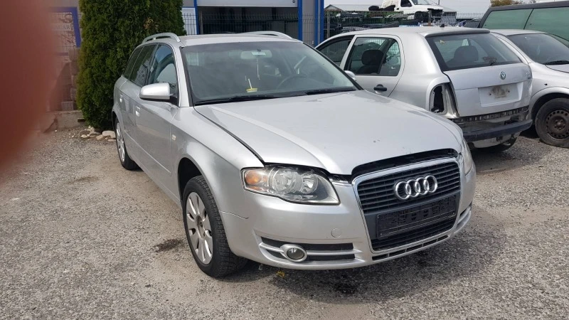 Audi A4 2.0 авант TDI, снимка 1 - Автомобили и джипове - 38716629