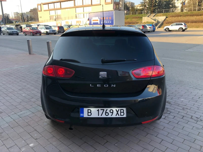 Seat Leon 1.6 TDI 2013г, снимка 6 - Автомобили и джипове - 49105829