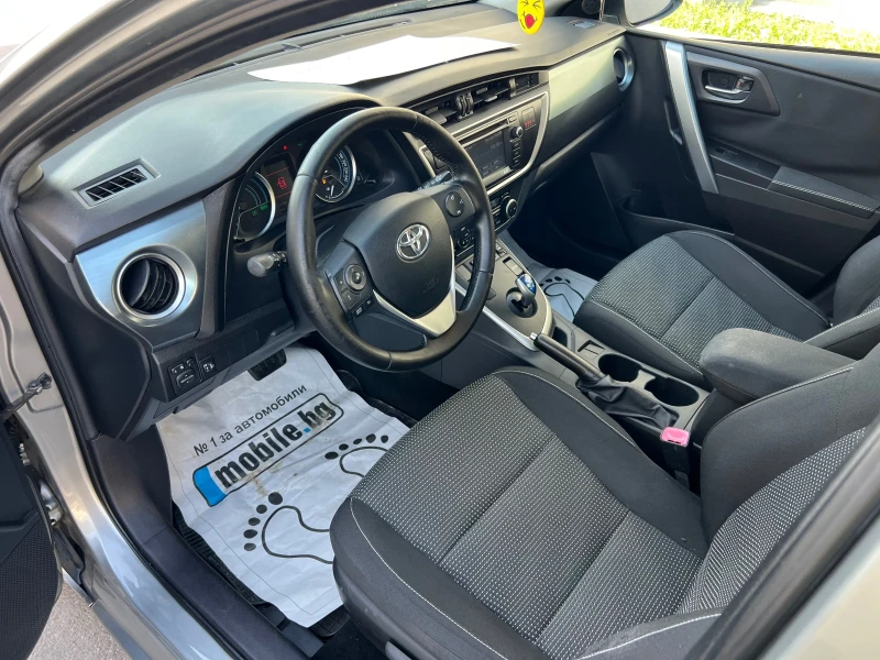 Toyota Auris 1.8 Hybrid , снимка 12 - Автомобили и джипове - 51182422