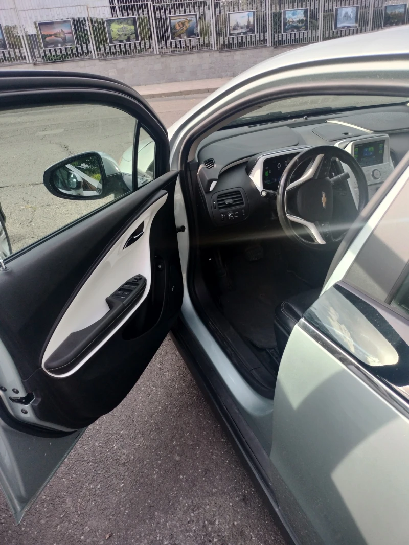 Chevrolet Volt, снимка 5 - Автомобили и джипове - 52115677