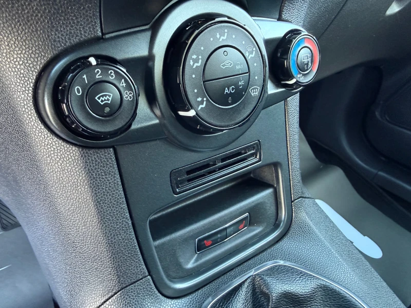 Ford Fiesta 1.25i TREND 4-Цилиндъра EURO6 , снимка 10 - Автомобили и джипове - 52022209