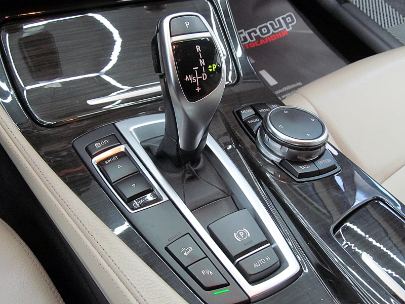 BMW 530 Xdrive/START STOP/KeylessGo/ГЕРМАНИЯ СОБСТВЕН ЛИ-Г, снимка 15 - Автомобили и джипове - 52848111