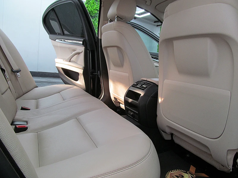 BMW 530 Xdrive/START STOP/KeylessGo/ГЕРМАНИЯ СОБСТВЕН ЛИ-Г, снимка 9 - Автомобили и джипове - 52848111