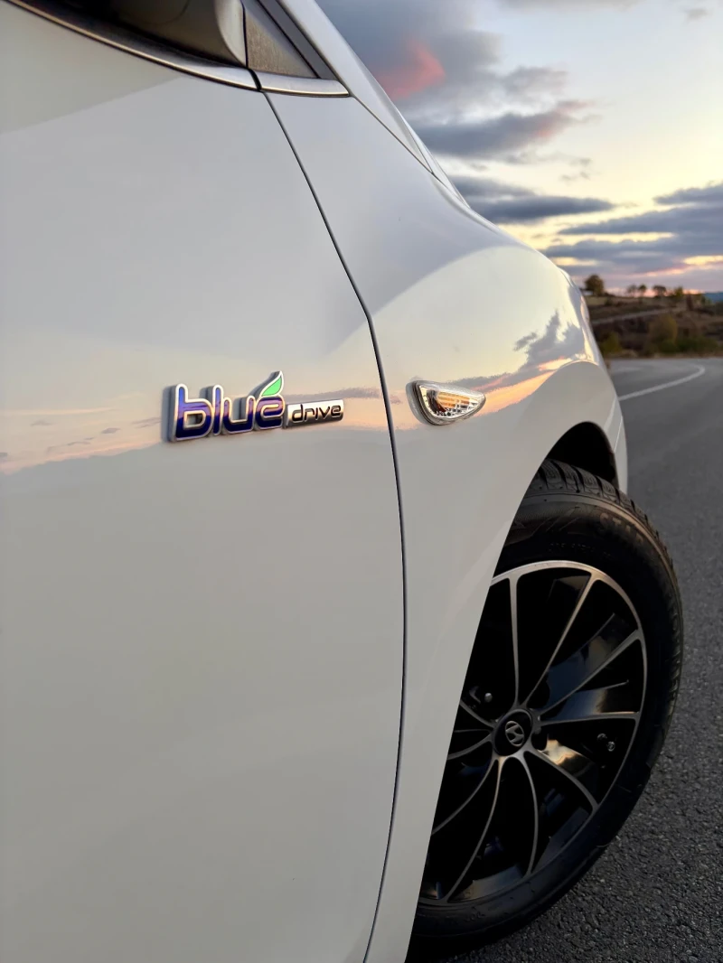 Hyundai I30 1.6 CRDI Автоматик, Мултимедия, снимка 17 - Автомобили и джипове - 53031749