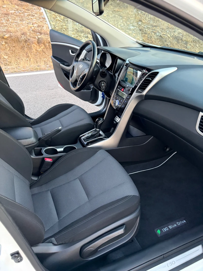 Hyundai I30 1.6 CRDI Автоматик, Мултимедия, снимка 11 - Автомобили и джипове - 53031749