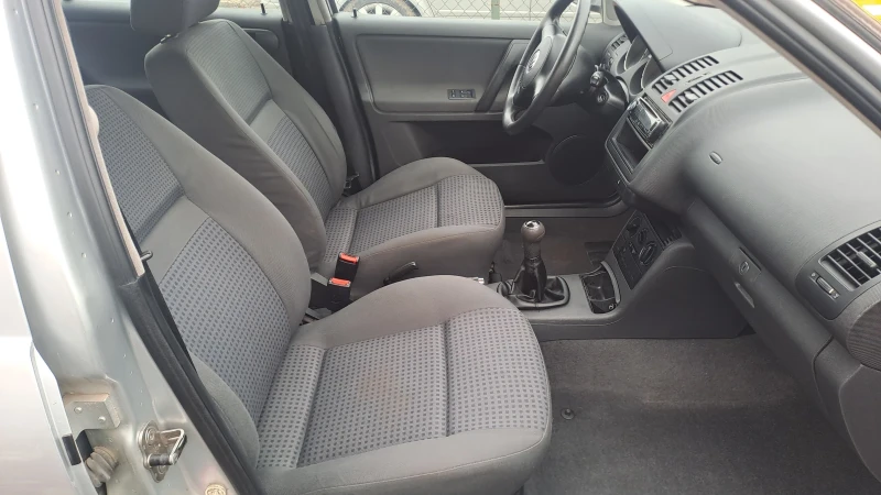 VW Polo 1.9 SDI 75кс. ГАРАЖЕН!, снимка 10 - Автомобили и джипове - 53596420