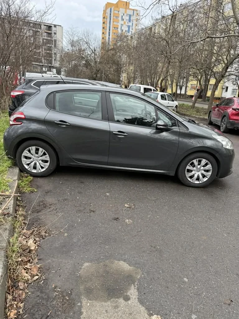 Peugeot 208, снимка 4 - Автомобили и джипове - 53250841