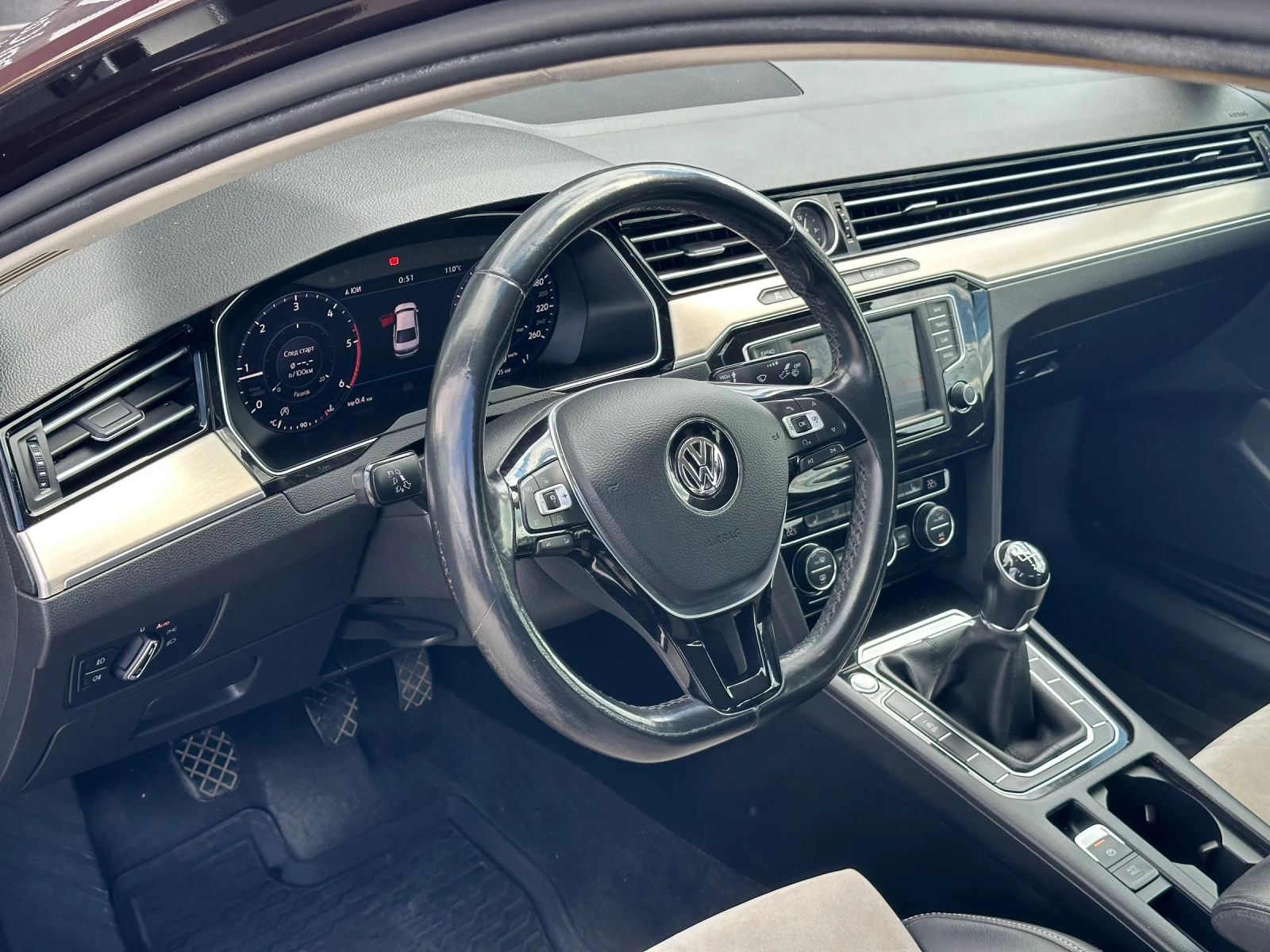 VW Passat 2.0 TDI* HIGHLINE* VIRTUAL COCKPIT* DISTRONIC* 360 - изображение 6