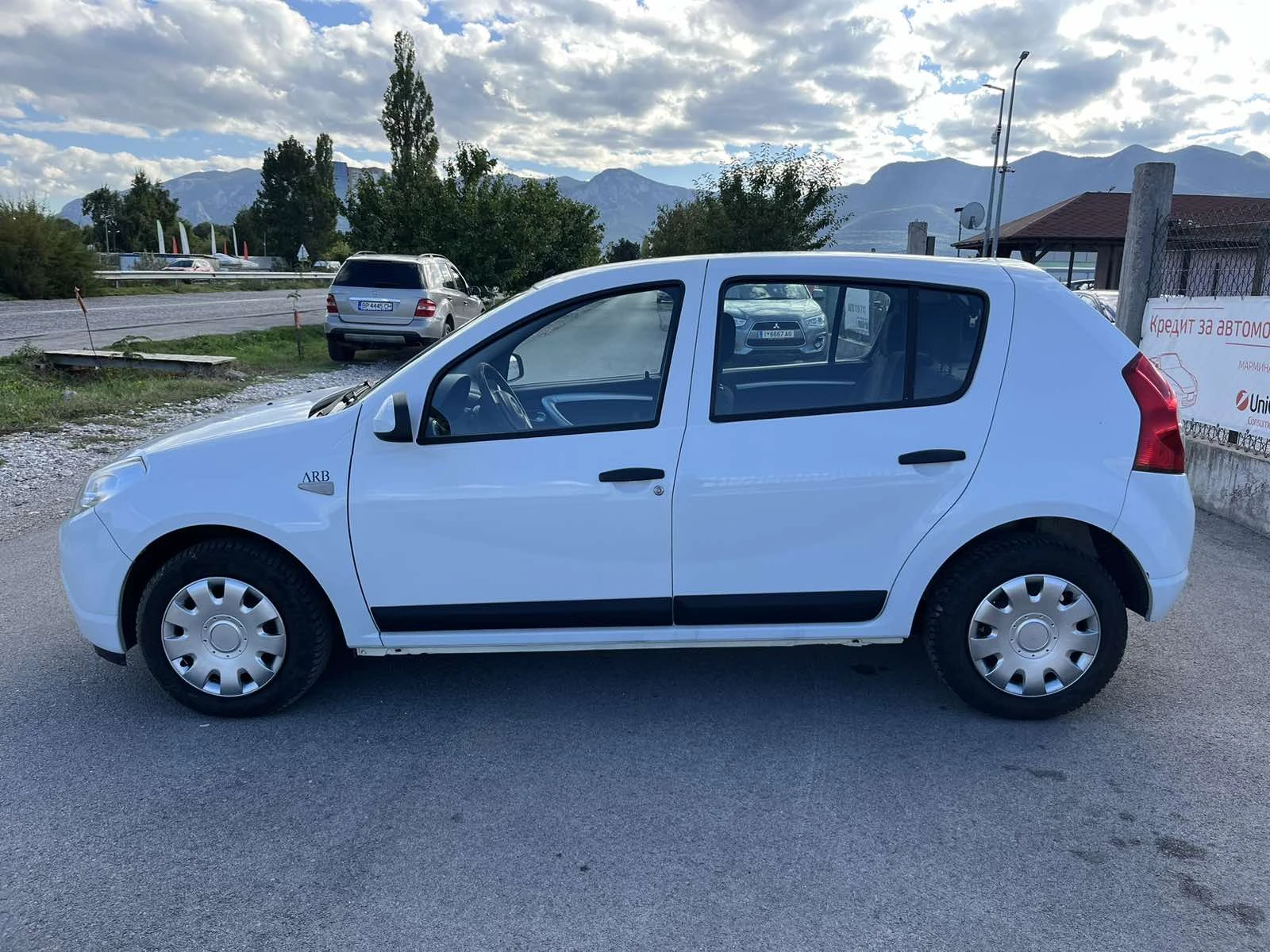 Dacia Sandero 1.4I 88кс EURO 4 КЛИМАТИК - изображение 6