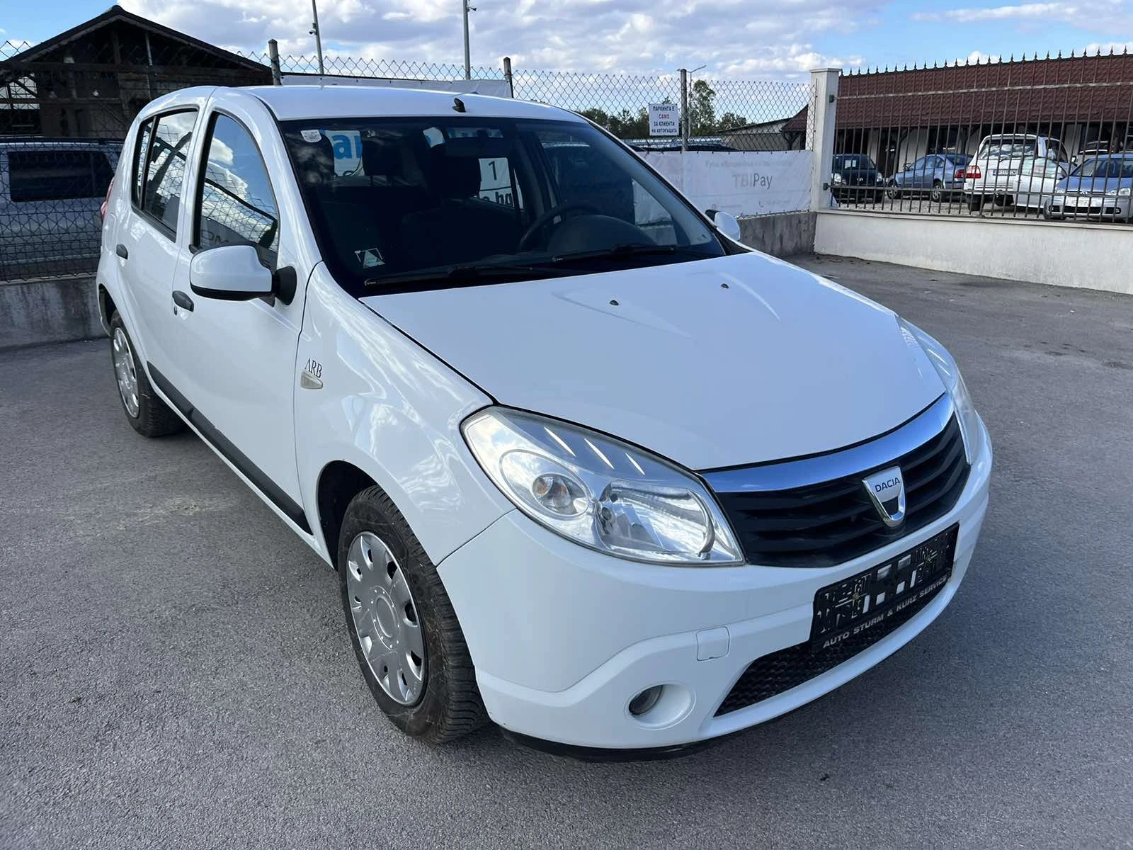 Dacia Sandero 1.4I 88кс EURO 4 КЛИМАТИК - изображение 3