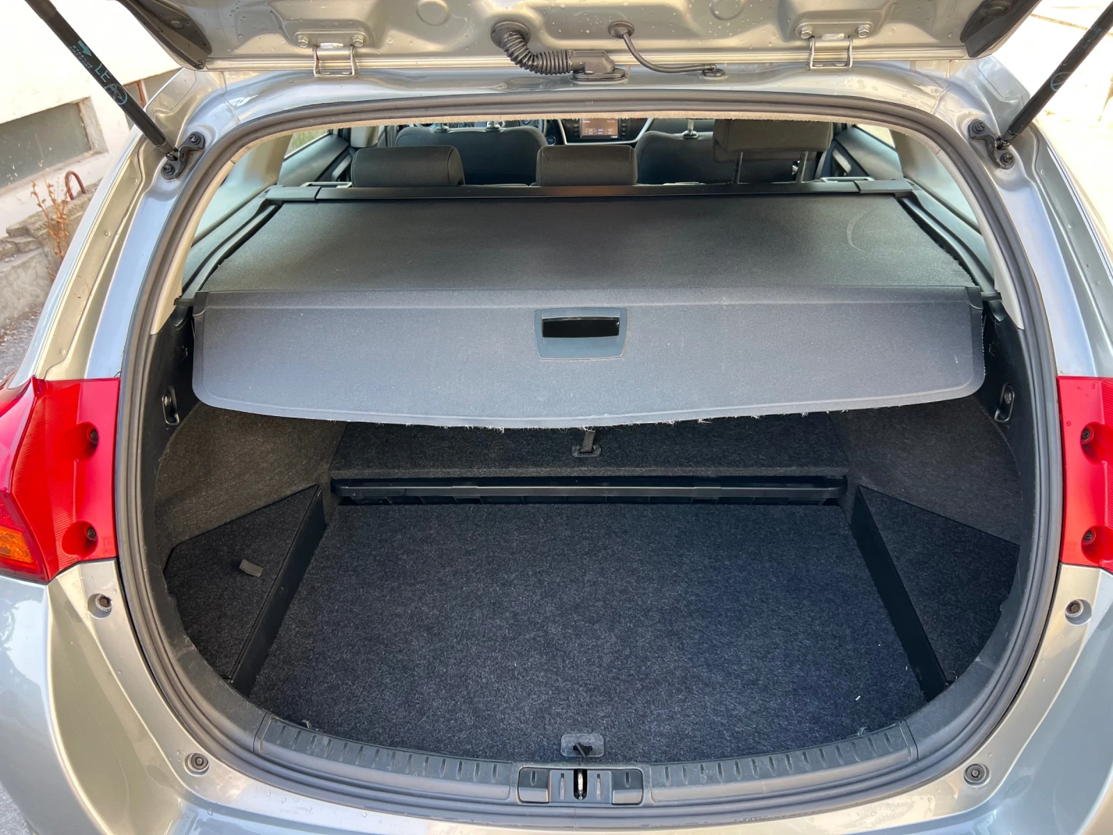 Toyota Auris 1.8 Hybrid  | Mobile.bg   15