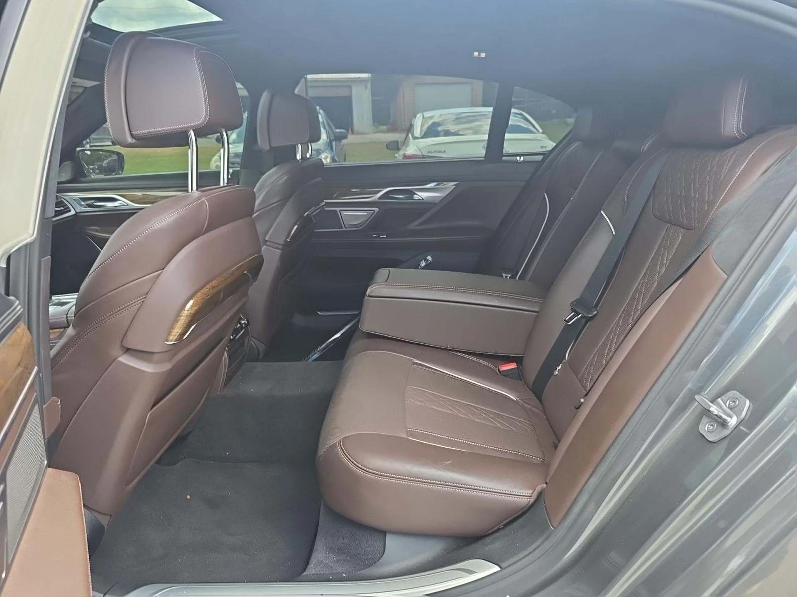 BMW 740 M-PACK* HEADUP* МАСАЖ* ОБДУХ* SKY PANO* HARMAN* KE - изображение 9