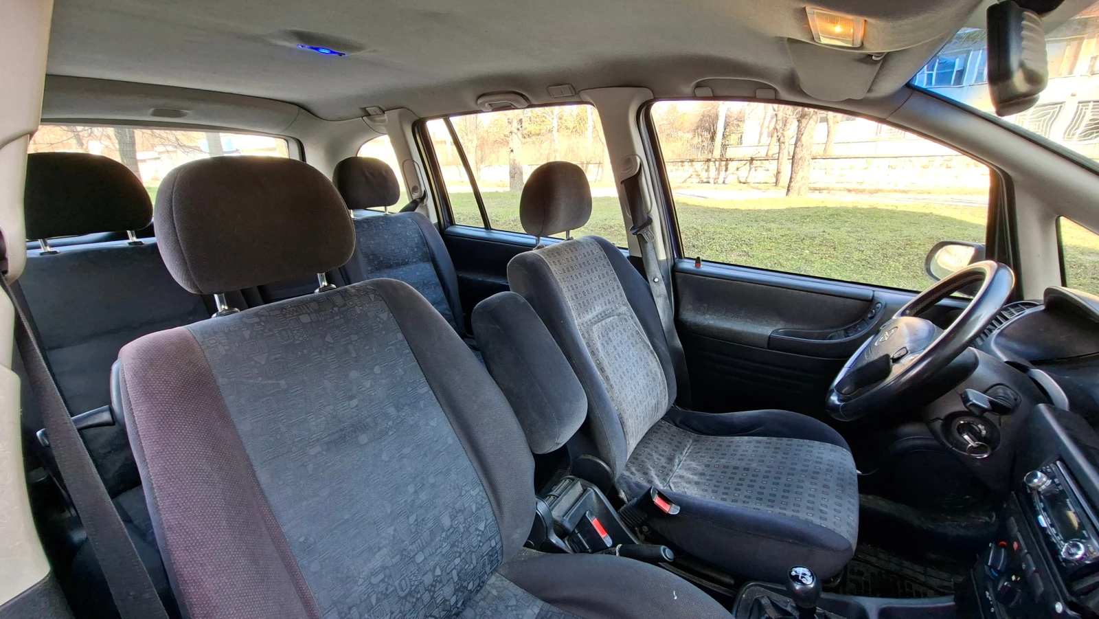 Opel Zafira, снимка 9 - Автомобили и джипове - 53873874